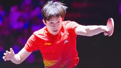 “争议一触即发：高准翼边路铲球引关注，裁判未判黄牌引对手不满”